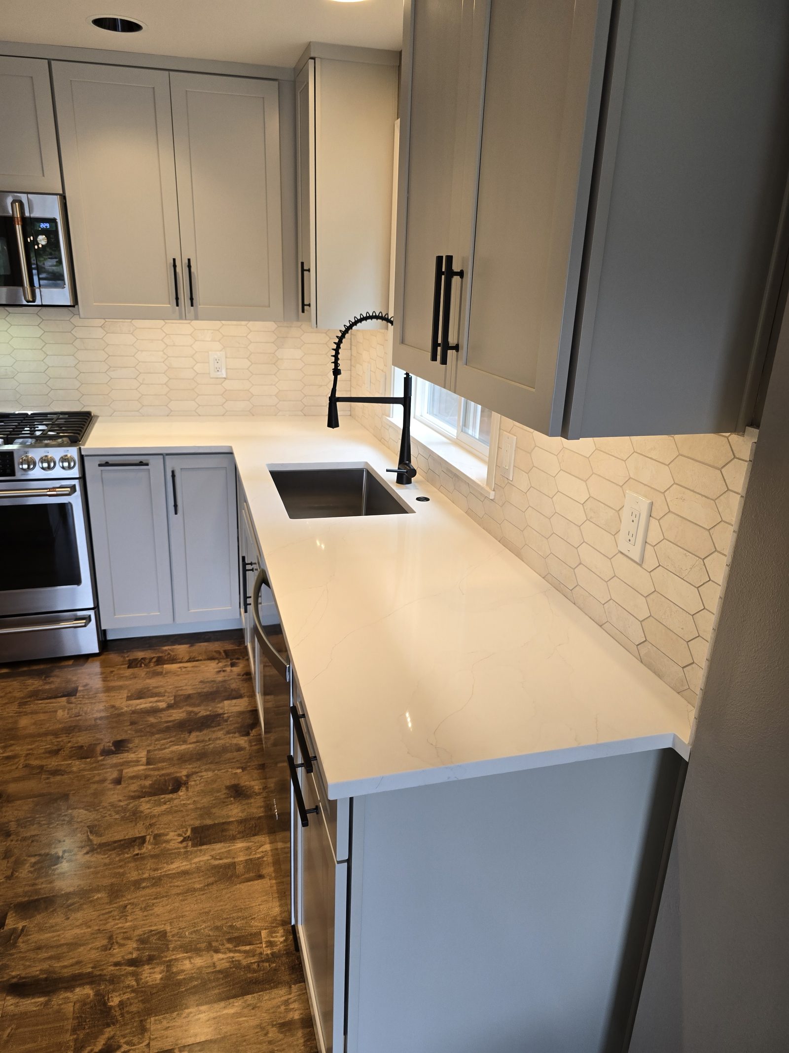 Full kitchen overview